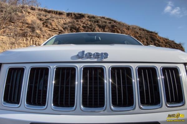 Танки оффлайн: тест-драйв нового Jeep Grand Cherokee